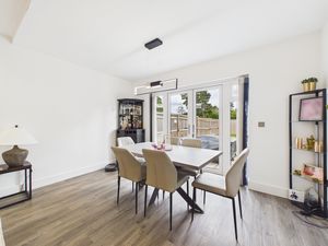DINING AREA- click for photo gallery